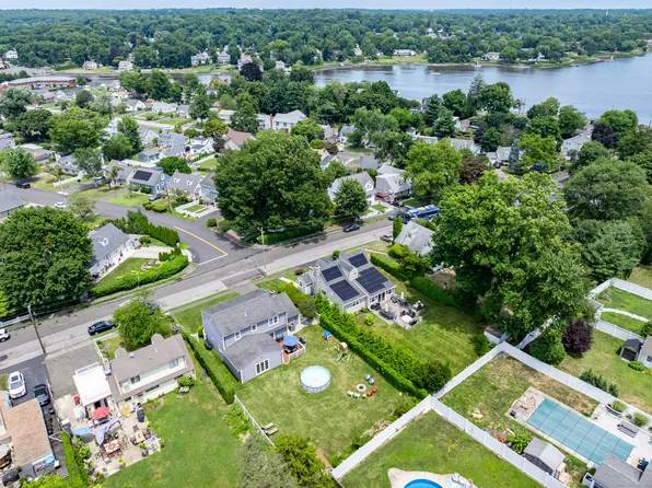 59 Mathews Street, Stamford, CT 06902