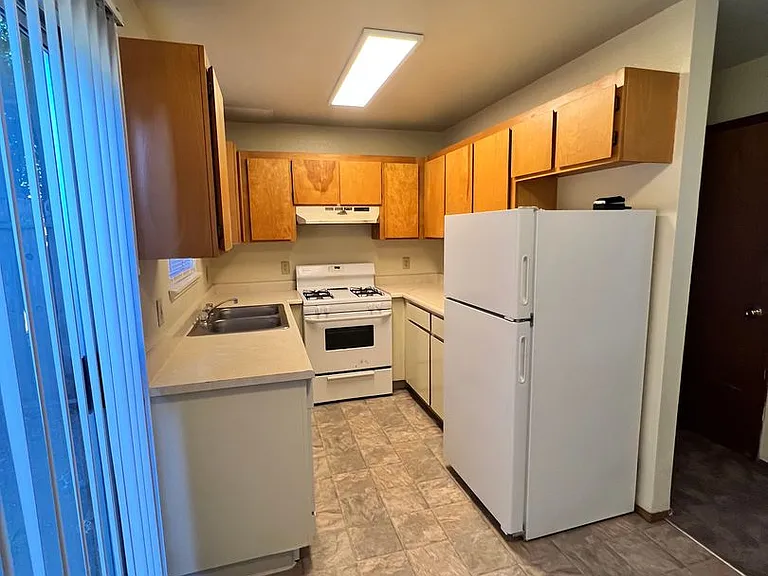 1305 Haven Ln — Photo 4
