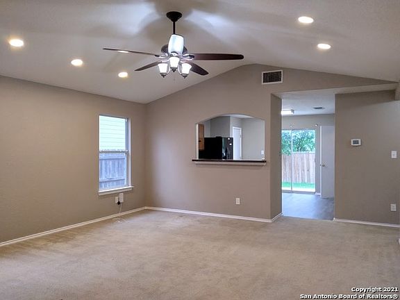 3rd image of 2114 Hollow Cir