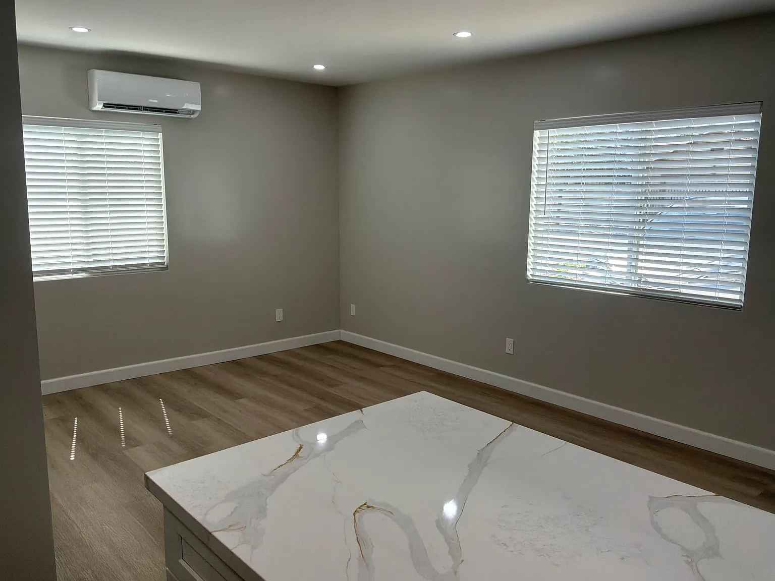 Studio, 400 sqft, $1,695 — Photo 4