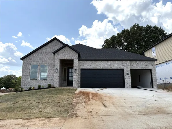2497 N Glenmoor Dr, Fayetteville, AR 72704