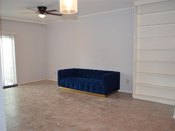 3rd image of 14711 Barryknoll Ln APT 31