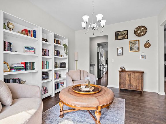 4th image of 2 Hay Field Ct