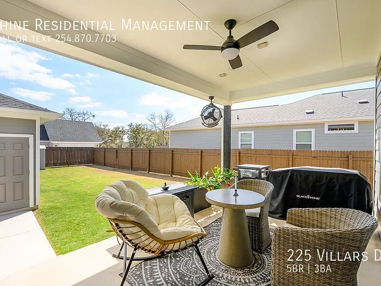 225 Villars Dr — Photo 12