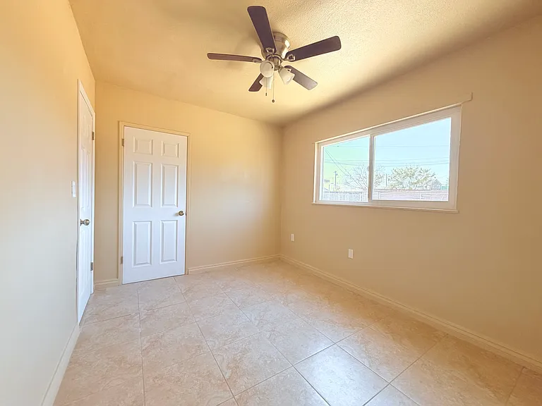 16348 Taylor Ave — Photo 11