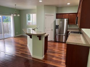 7043 NE Ridge Dr, Hillsboro, OR 97124