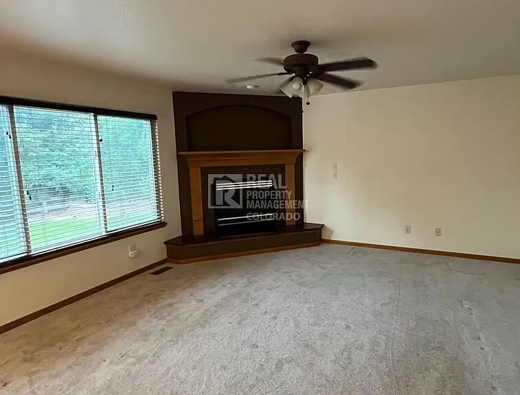 2511 Glendale Ct — Photo 8