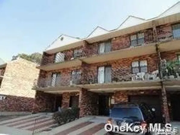 69-03 242 Street #39E, Douglaston, NY 11362