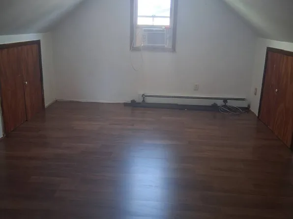 692 Union Dr, Uniondale, NY 11553
