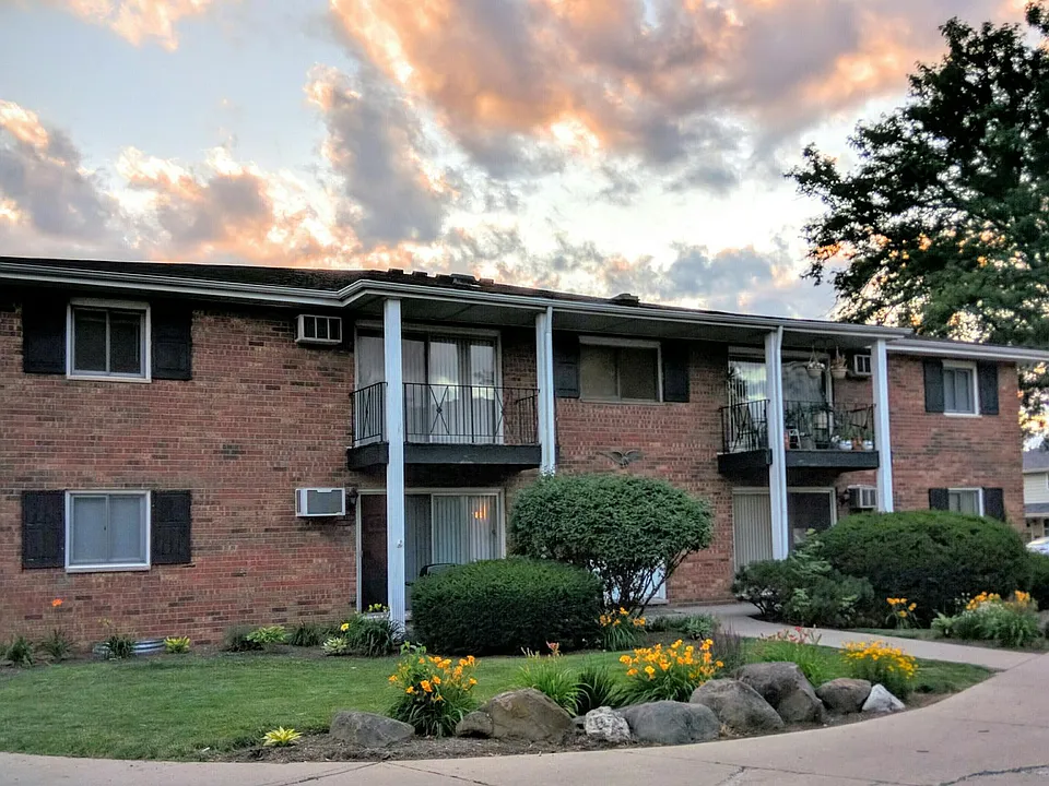 2099 Vernon Dr #2