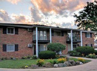 2099 Vernon Dr APT 2, Elgin, IL 60123