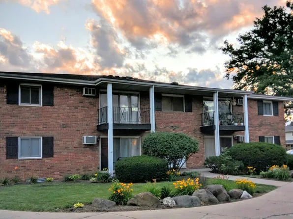 2099 Vernon Dr APT 2, Elgin, IL 60123