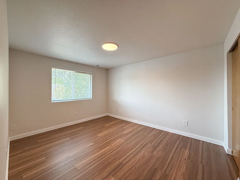 2080 NE Fairview Ave #C — Photo 11