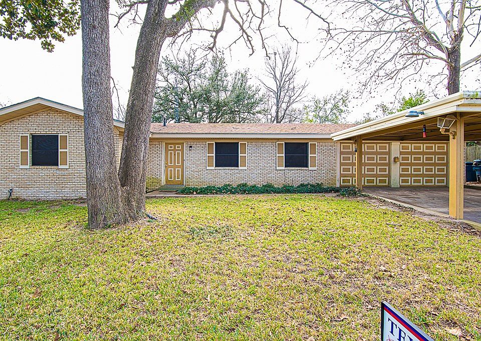 2nd image of 605 Ravenwood Dr