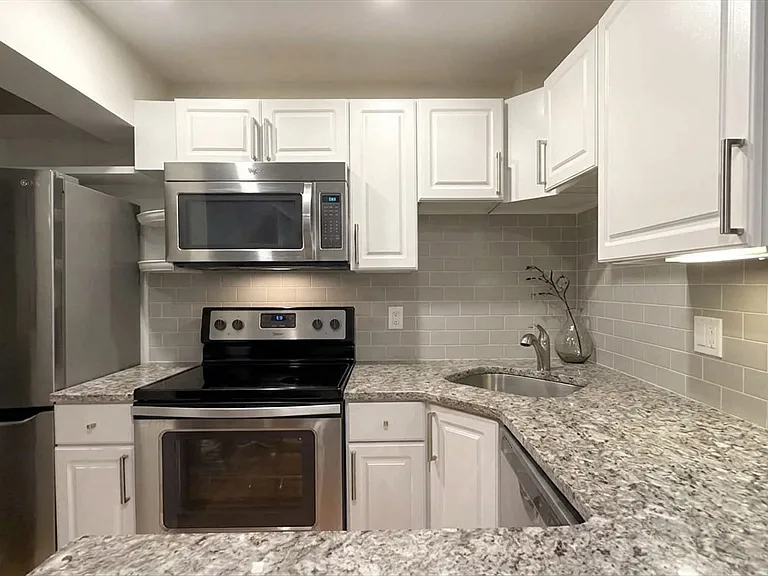563 Washington St #35 — Photo 1