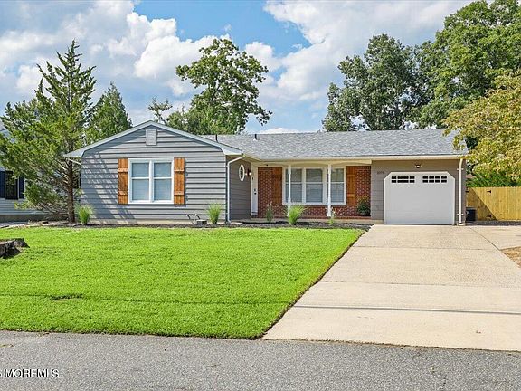 2nd image of 1078 Treasure Avenue