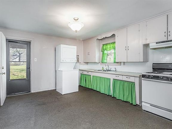 4th image of 3125 Chippewa Trl