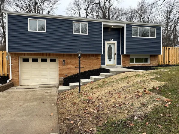 12 W Hillcrest Rd, Eighty Four, PA 15330