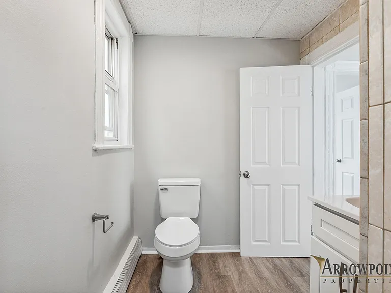 33 Jordan St #1R — Photo 8