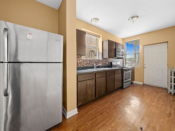 5th image of 7220 S Yates Blvd #3S