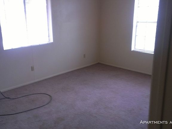 5th image of 1106 Hazelton St