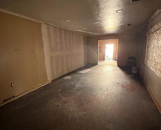 5th image of 4407 Sunset Dr