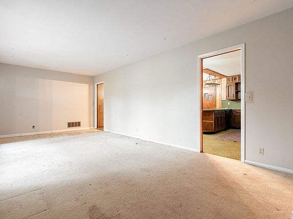 4th image of 1739 Shannon Rd