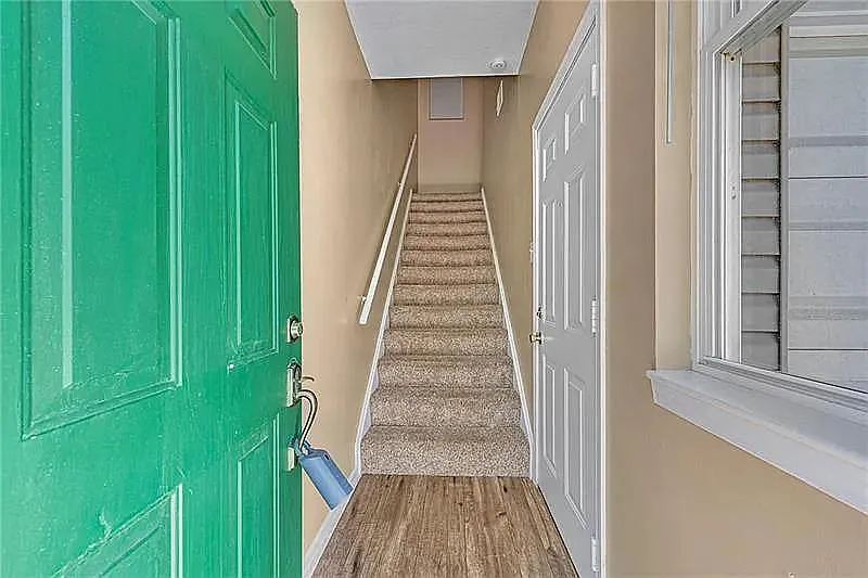 2 bed, 1200 sqft, $2,250 — Photo 2