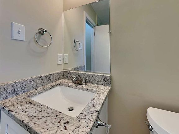4th image of 275 Rockin Hill Dr SW