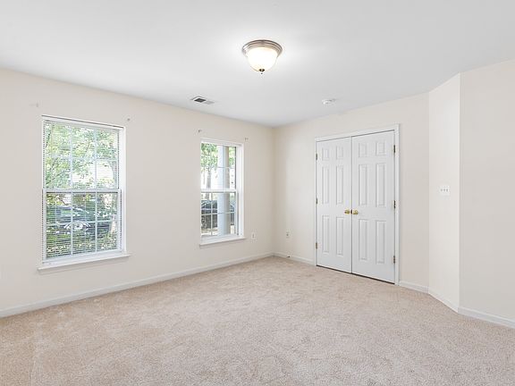 4th image of 1108 Hoke Ln #1