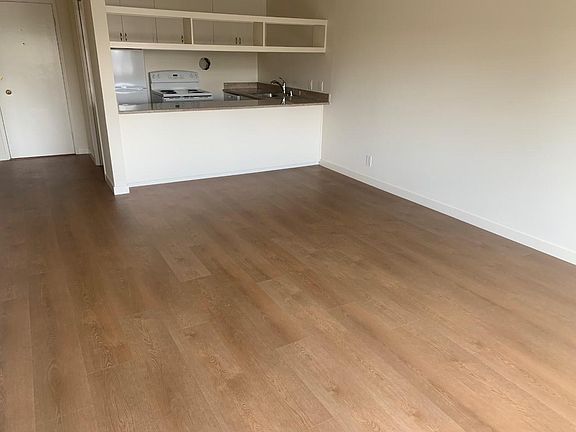 4th image of 2001 Trousdale Dr #211
