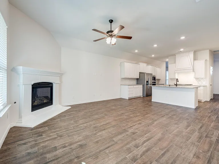 3127 Maverick Dr — Photo 10