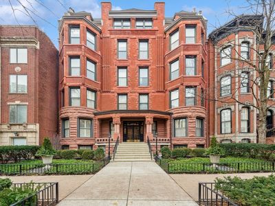 1510 N Dearborn Pkwy APT 303, Chicago, IL, 60610