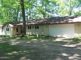 6152 Keeney Dr, Six Lakes, MI 48886