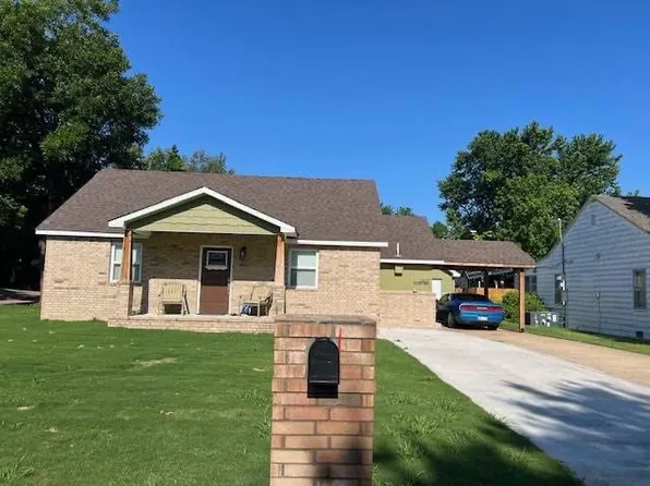 1615 Hillcrest Dr, Woodward, OK 73801