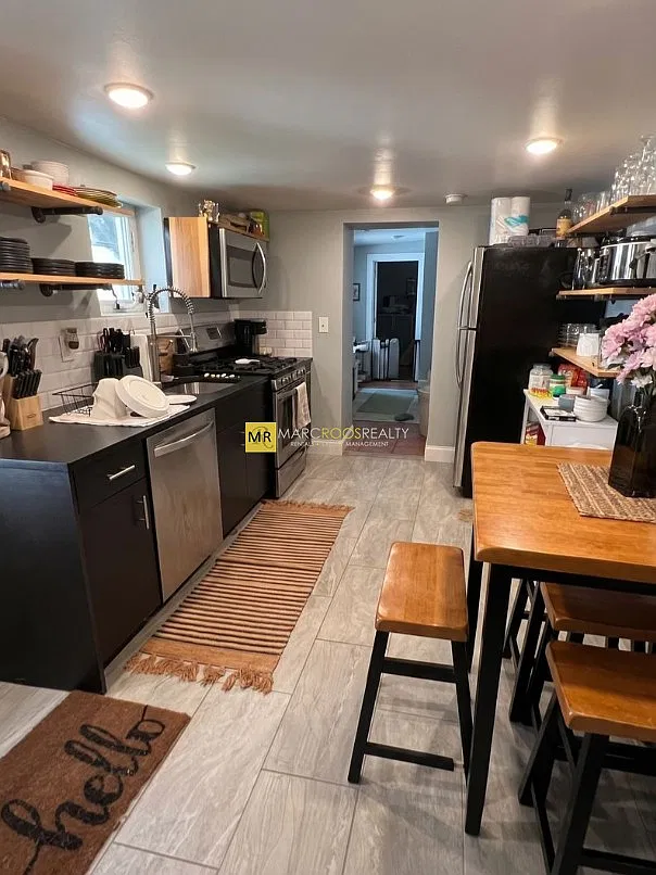 1 bed, 1.0 bath, 650 sqft, $1,850 — Photo 2