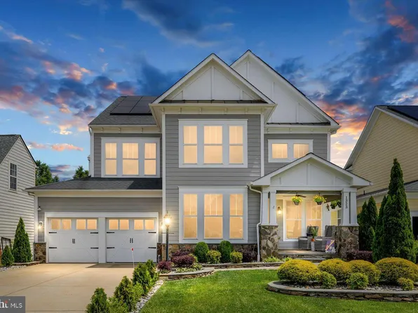 1323 Walker Dr, Fredericksburg, VA 22401