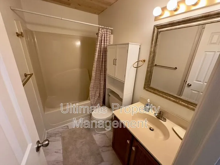 129 Darby St — Photo 13
