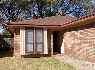 836 Lost Forest Dr, Arlington, TX 76011