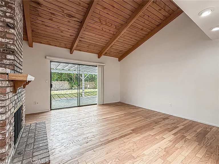 9201 Paso Robles Ave — Photo 16