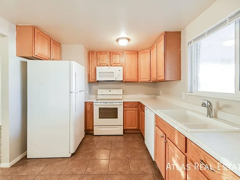 920 Bishop Ct #A — Photo 6