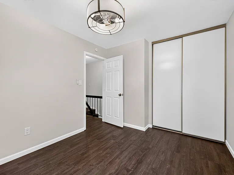 591 Summit Hills Dr — Photo 16