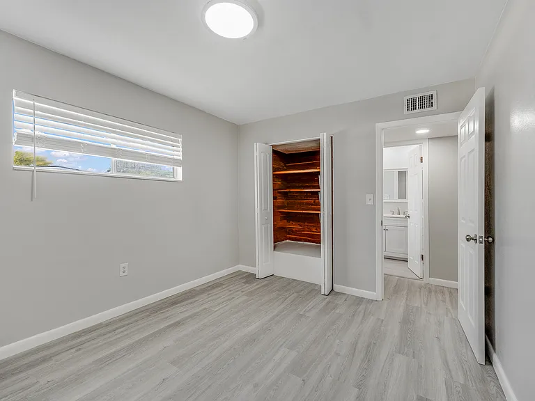 390 Needle Blvd — Photo 16