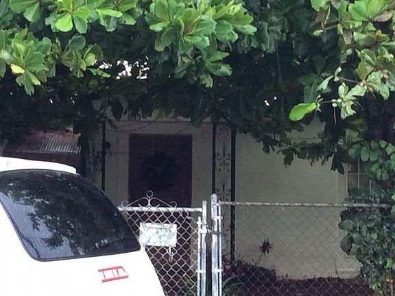 2nd image of 695 NE 130th St