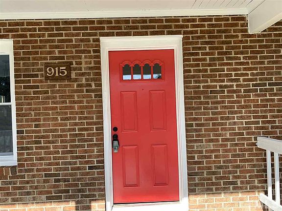 3rd image of 915 Red Oak Ave