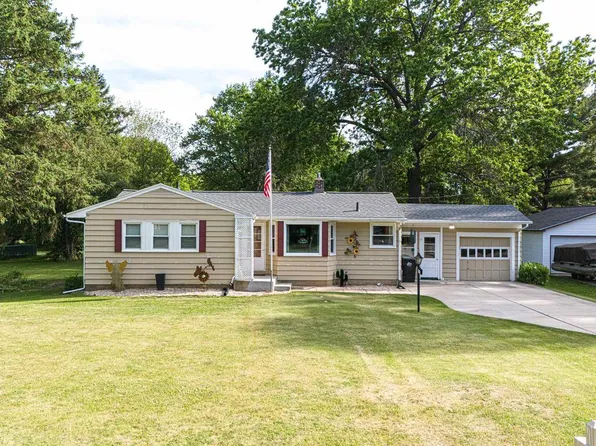 2530 White Oaks Drive, Beloit, WI 53511