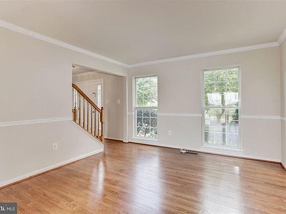 5th image of 5 Indian Grass Ct