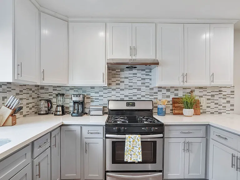 120 N Rowan Ave — Photo 28