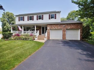 18 Colgate Dr, Bardonia, NY 10954