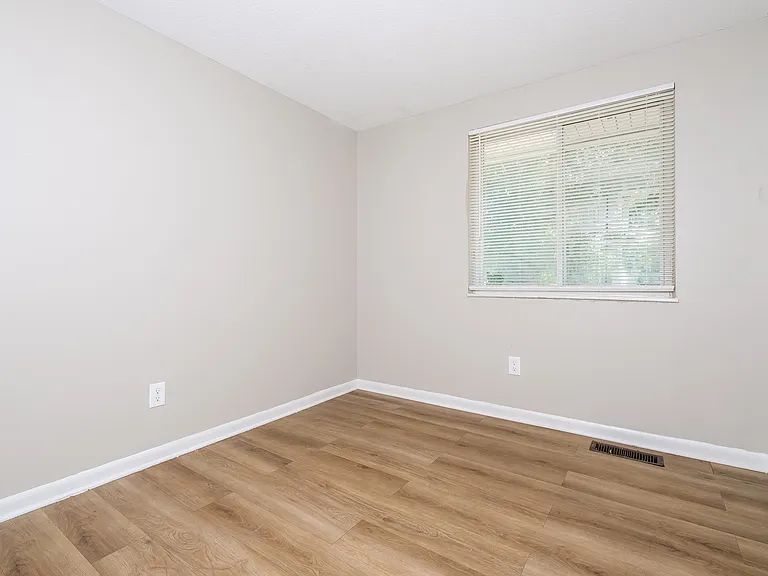 2163 Balford Sq E — Photo 14